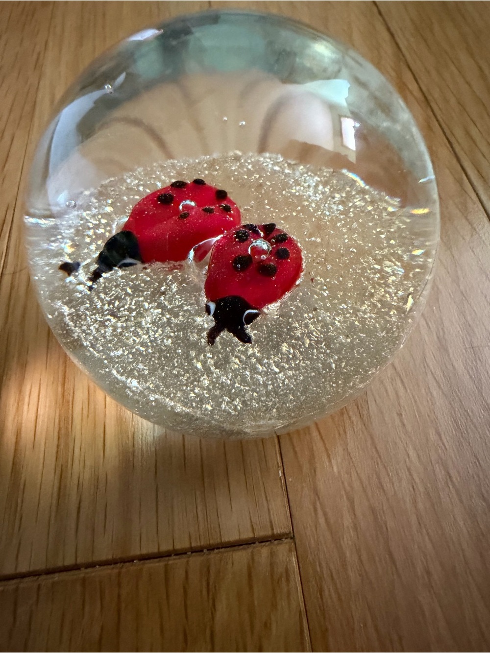 Dynasty Gallery Heirloom Collectibles Glass Ladybugs Paperweight - Picture 3 of 3